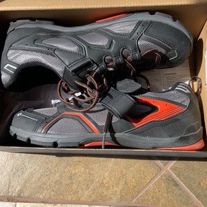 SHIMANO MOUNTAIN BIKE SHOES SIZE 43 NEW WITH BOX